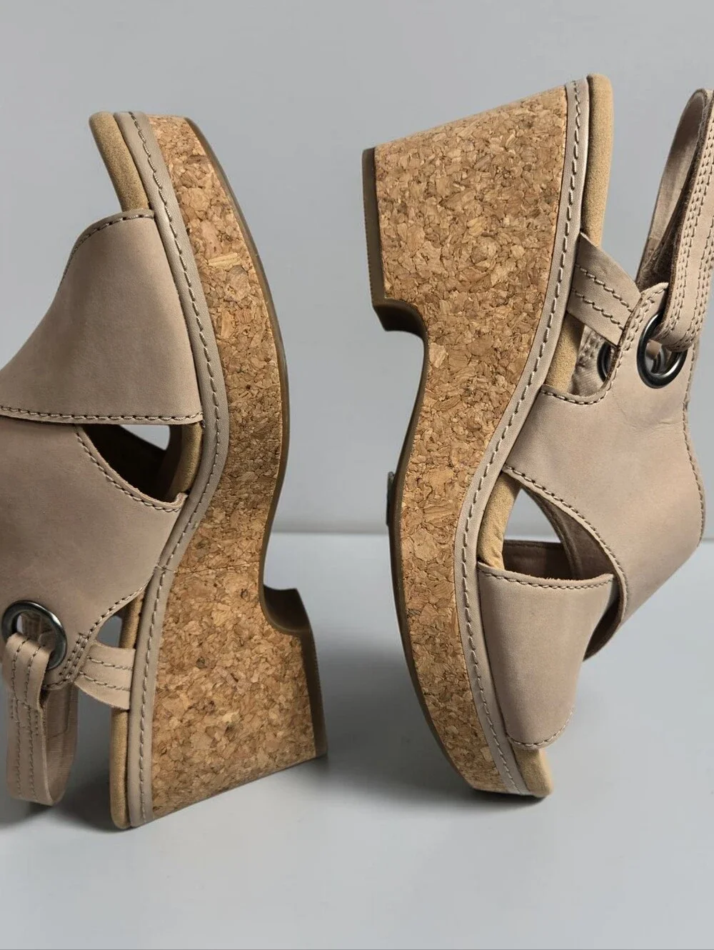 Clarks Giselle Loop Wedge Sandal Size 9 Khaki Sand Nubuck Slingback Cork